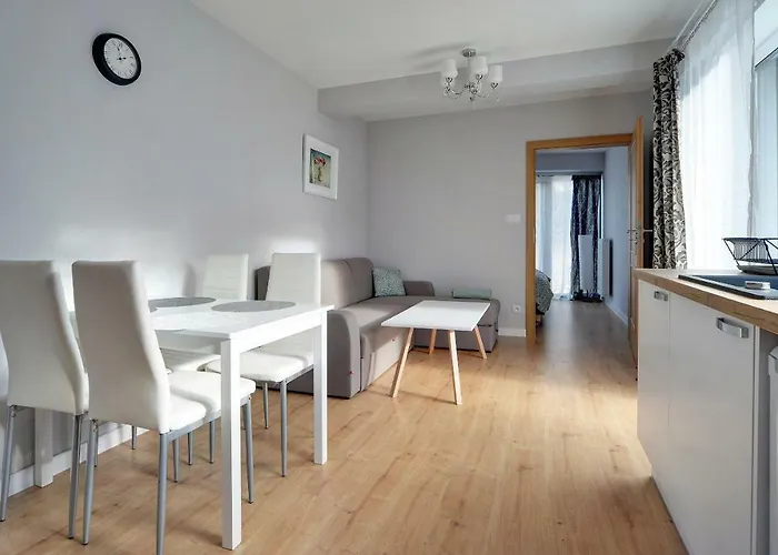 Everysky - Wilcza 3f-2 アパート